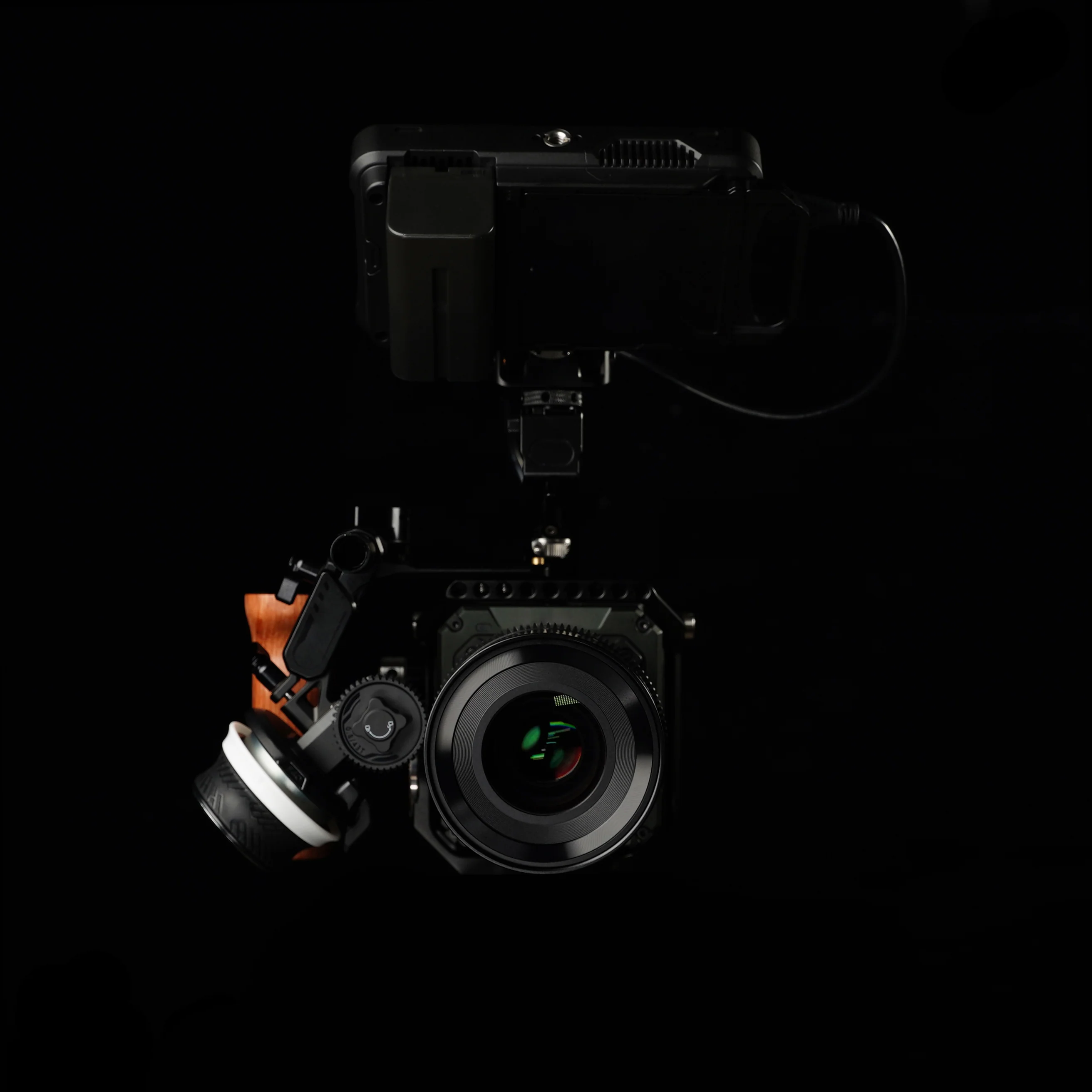 MF 25mm T1.05 APS-C MF Cine Lens for E/FX/M43/EOS-R/L - Image 10