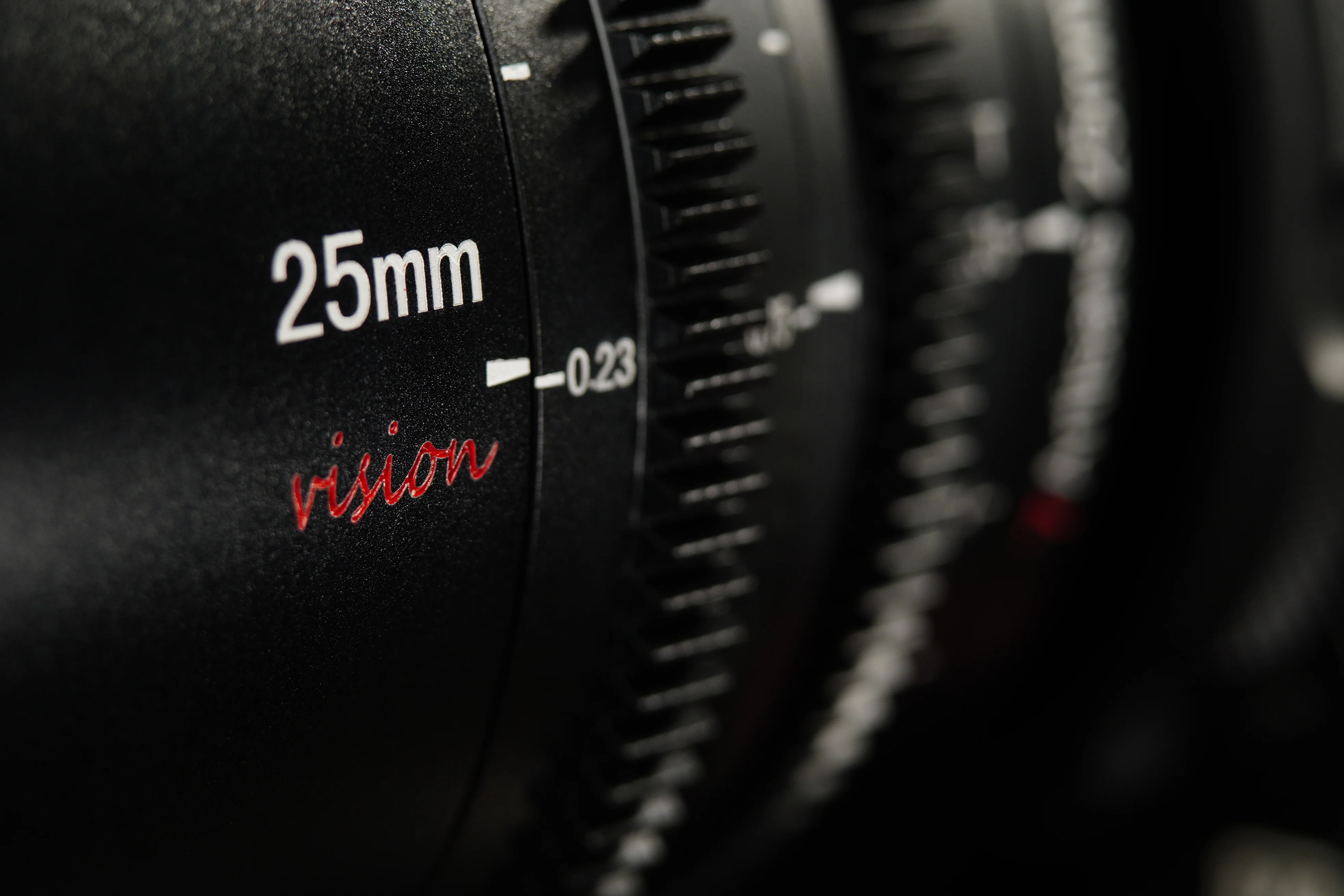 MF 25mm T1.05 APS-C MF Cine Lens for E/FX/M43/EOS-R/L - Image 8